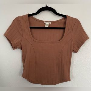NWOT Bozzolo Short Sleeve Crop Top
